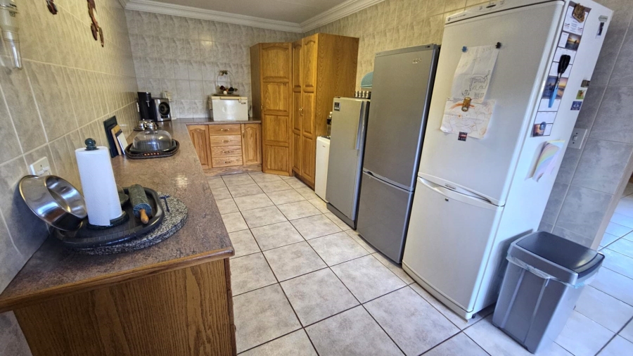 5 Bedroom Property for Sale in Schoemansville North West